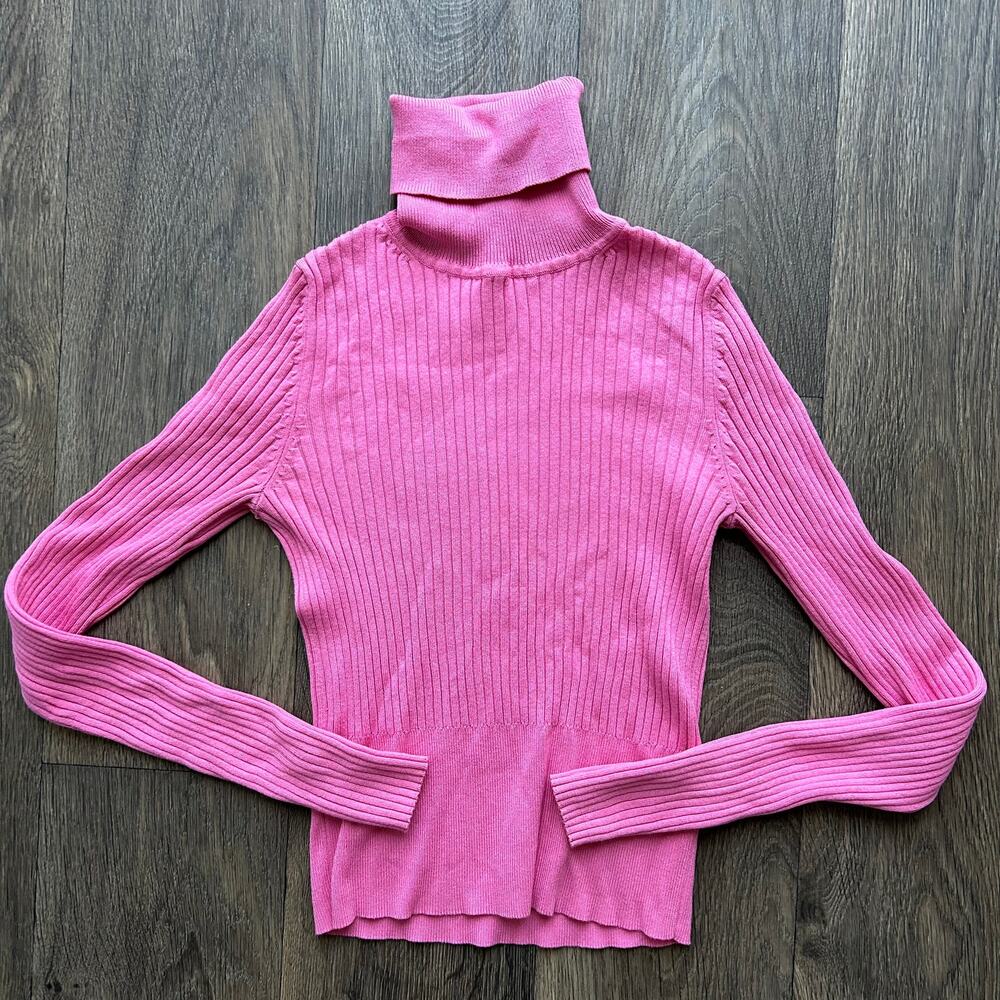 🥶 Zara Pink Cropped Ribbed Turtleneck Size Small